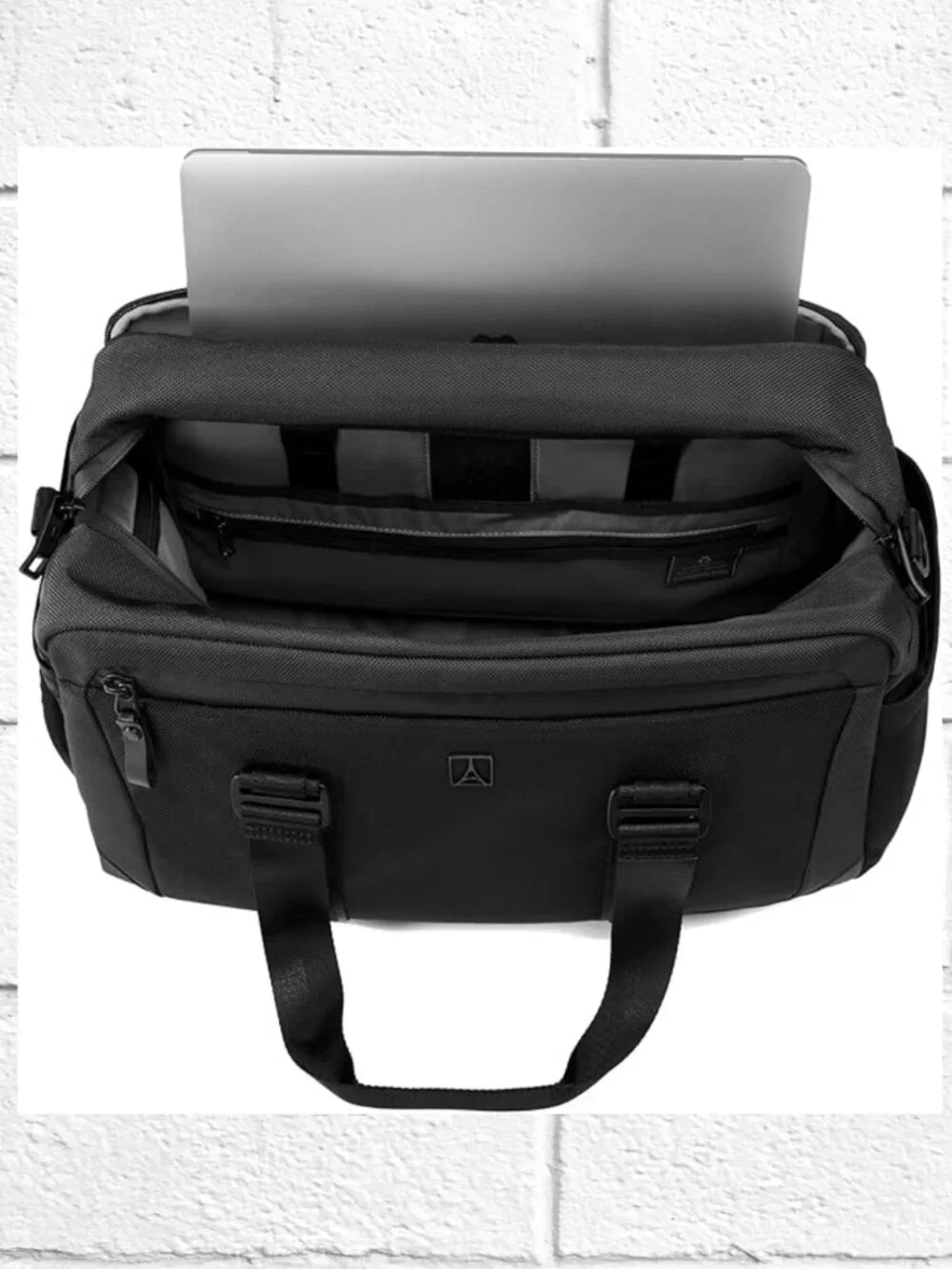 NWT! Travelpro Altitude Day Duffel 26L Laptop Tote w/Luggage & Shoulder Straps